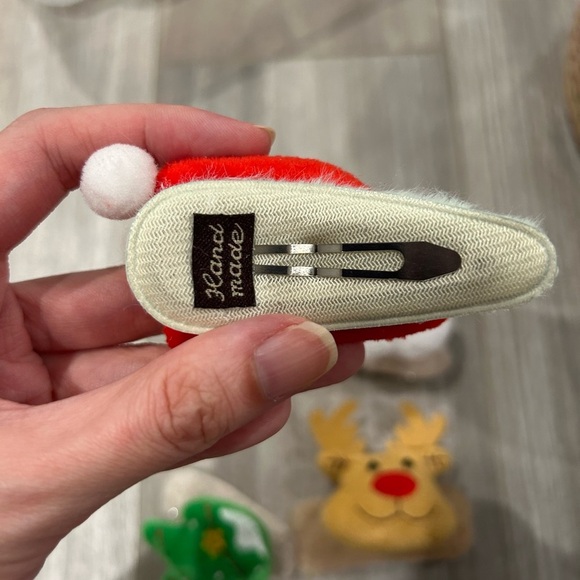 Cute Christmas fluffy hair clips - Set of 4 - Picture 2 of 8